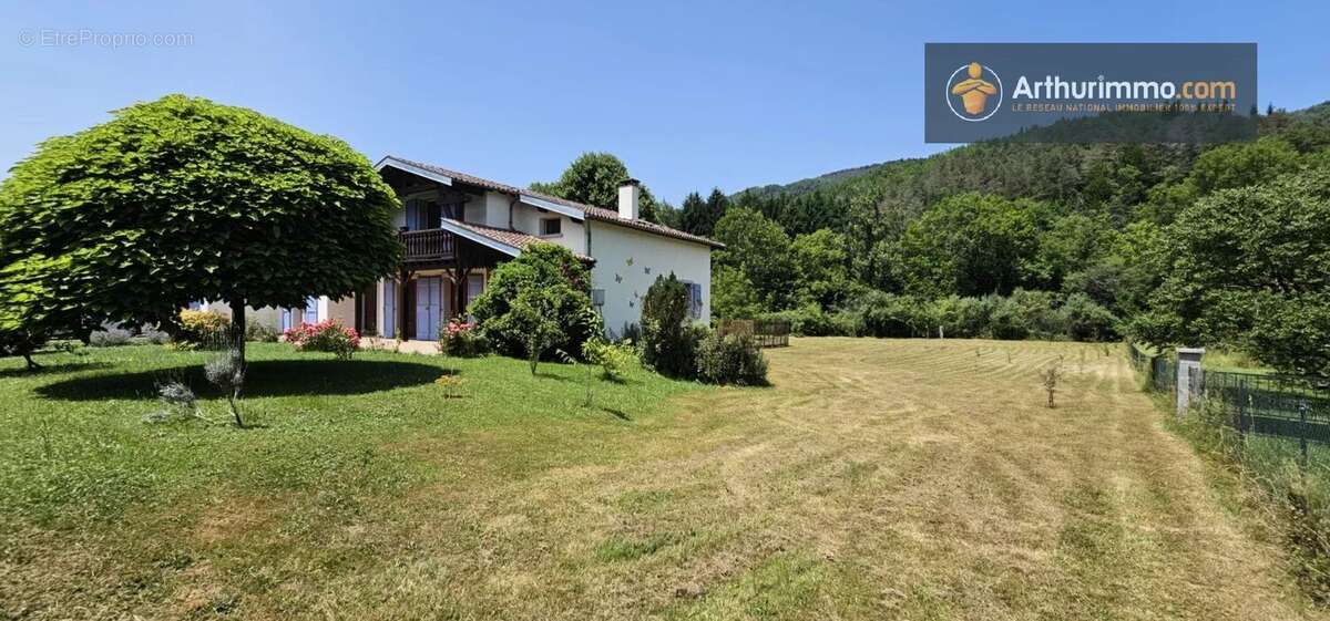 Maison à FOUGAX-ET-BARRINEUF