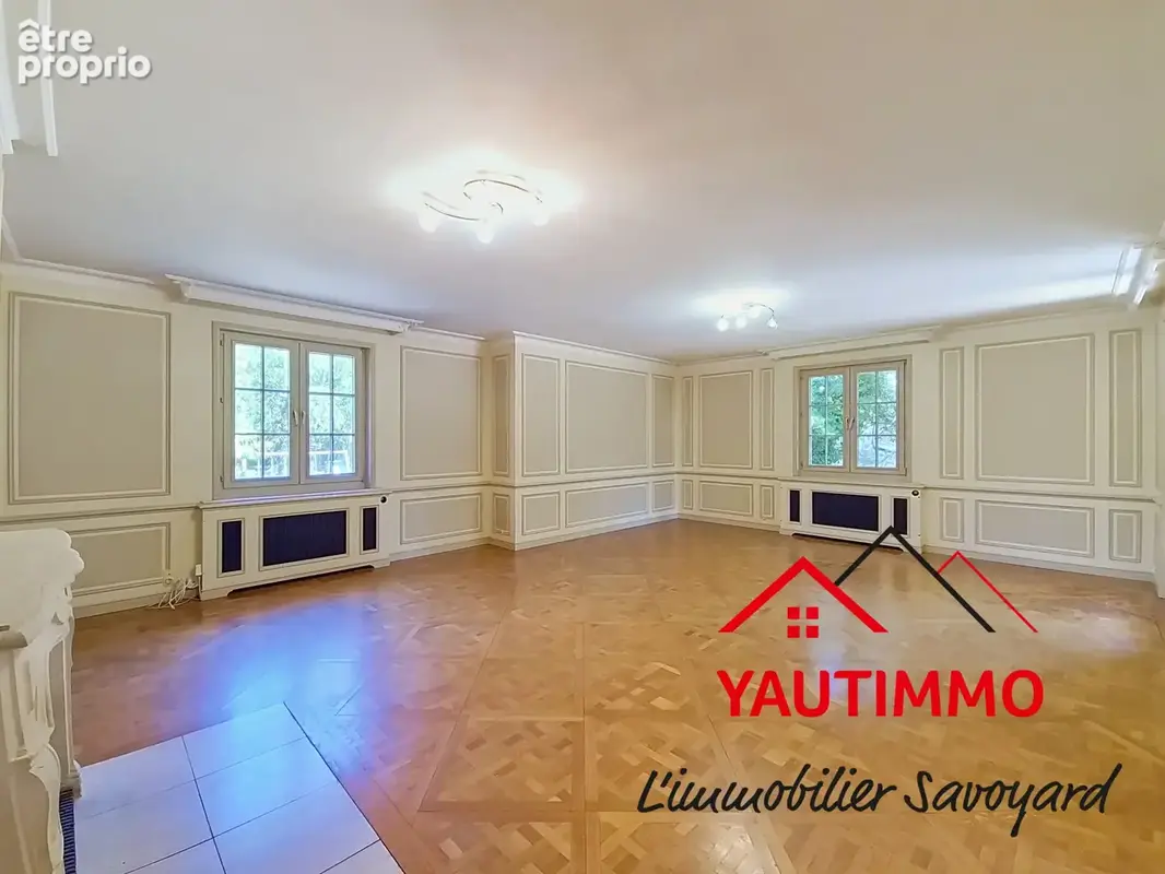 CRANVES-SALES   Maison 243 m2   Terrain 860 m2   5 chambres   Possibilité 2 appartements   Grand garage - photo 6