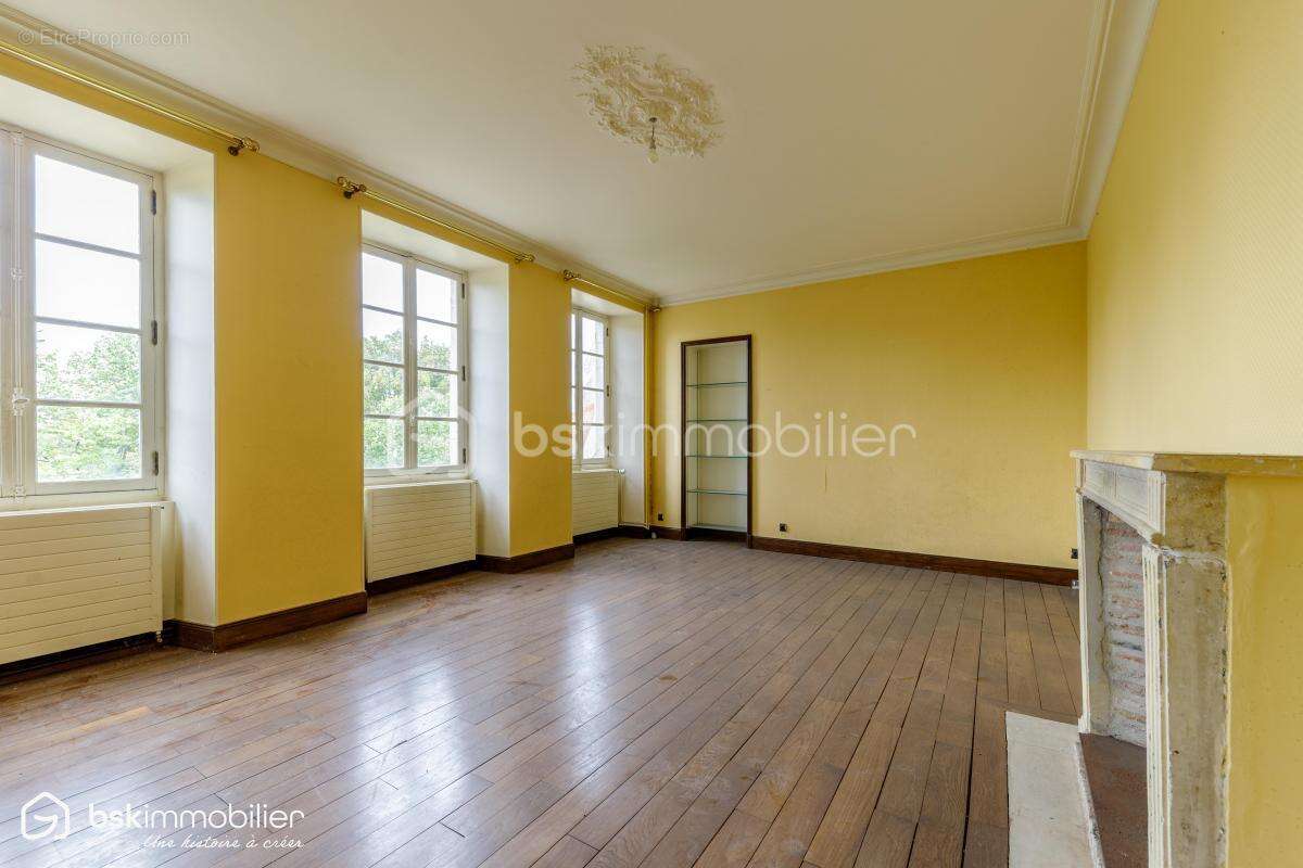 Maison de caractère 326 m² – Hyper-centre Châteauroux – Gros potentiel - photo 5