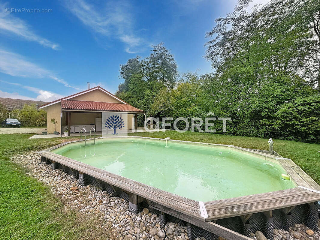 Maison à SAINT-DIDIER-DE-LA-TOUR