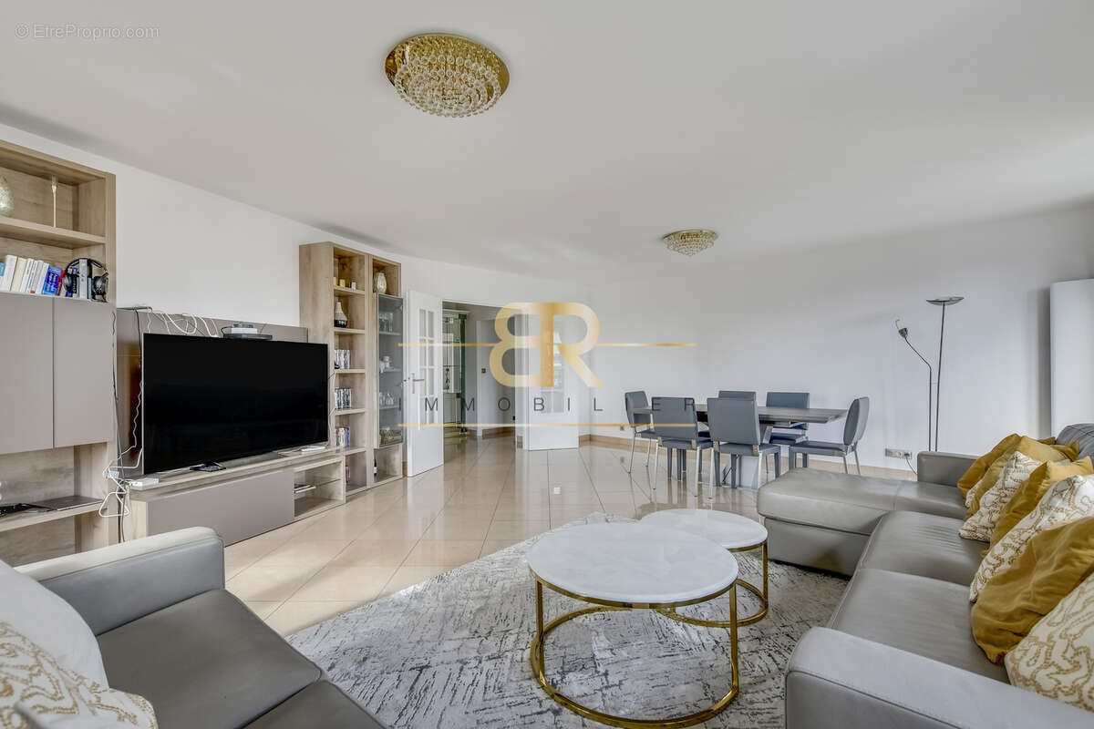 Appartement à CHARENTON-LE-PONT