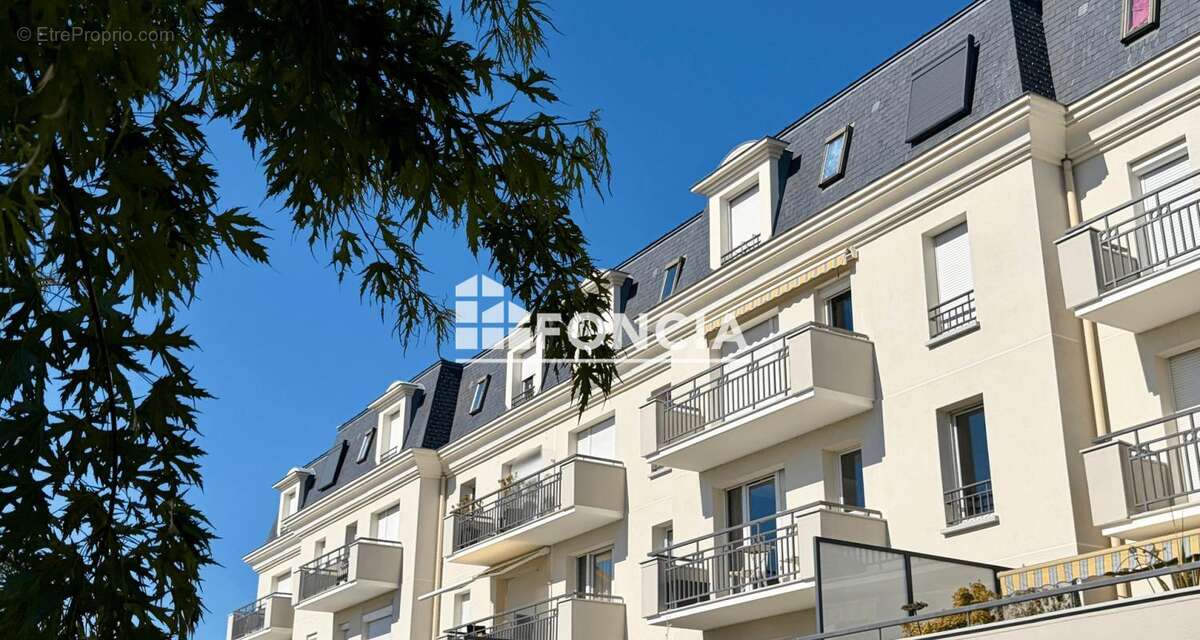 Orléans - T3 lumineux avec balcons et stationnement - photo 2