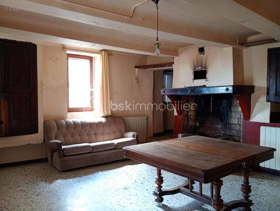 Maison à SAINT-TRINIT