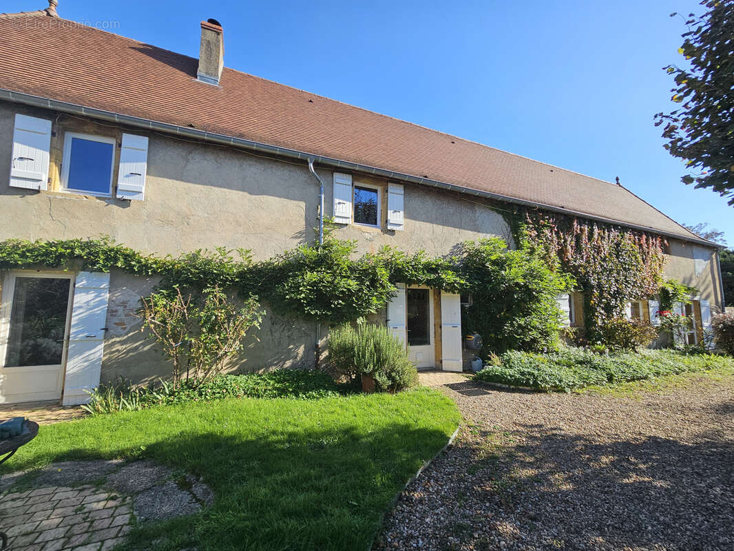 Maison à LIGNY-EN-BRIONNAIS