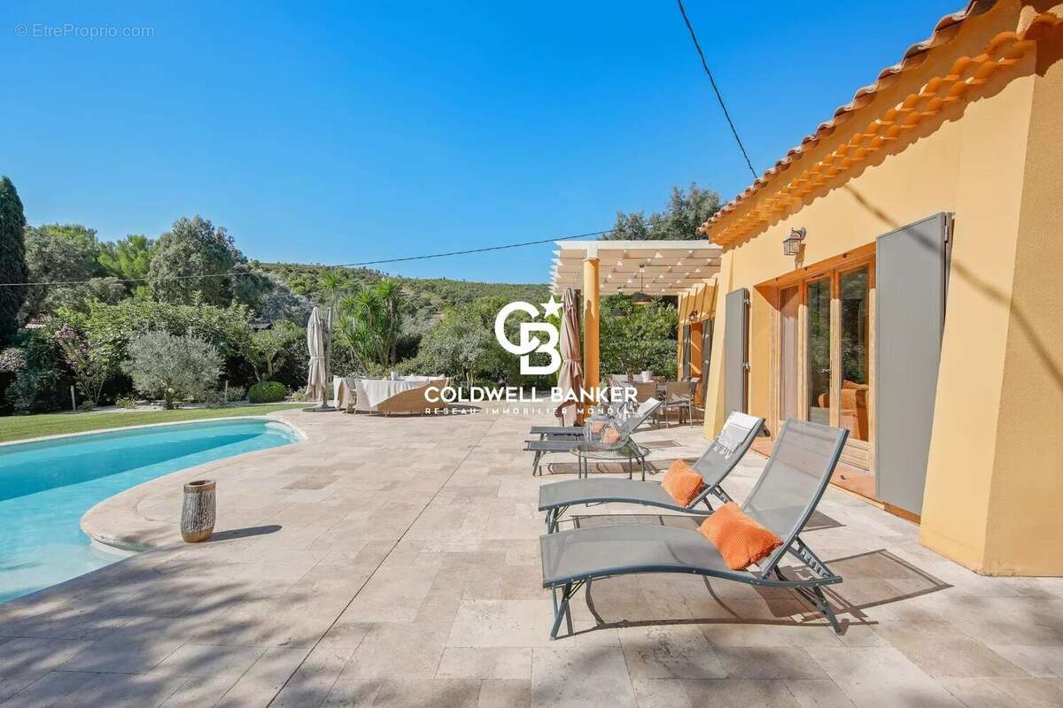 Maison à BORMES-LES-MIMOSAS