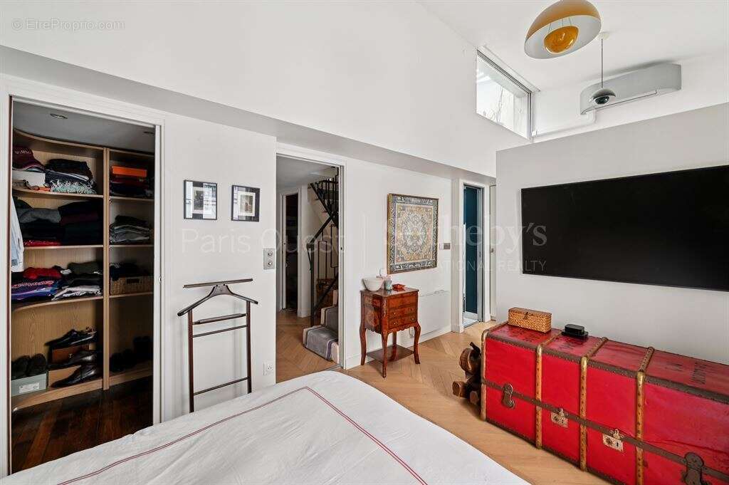 Maison à PARIS-17E
