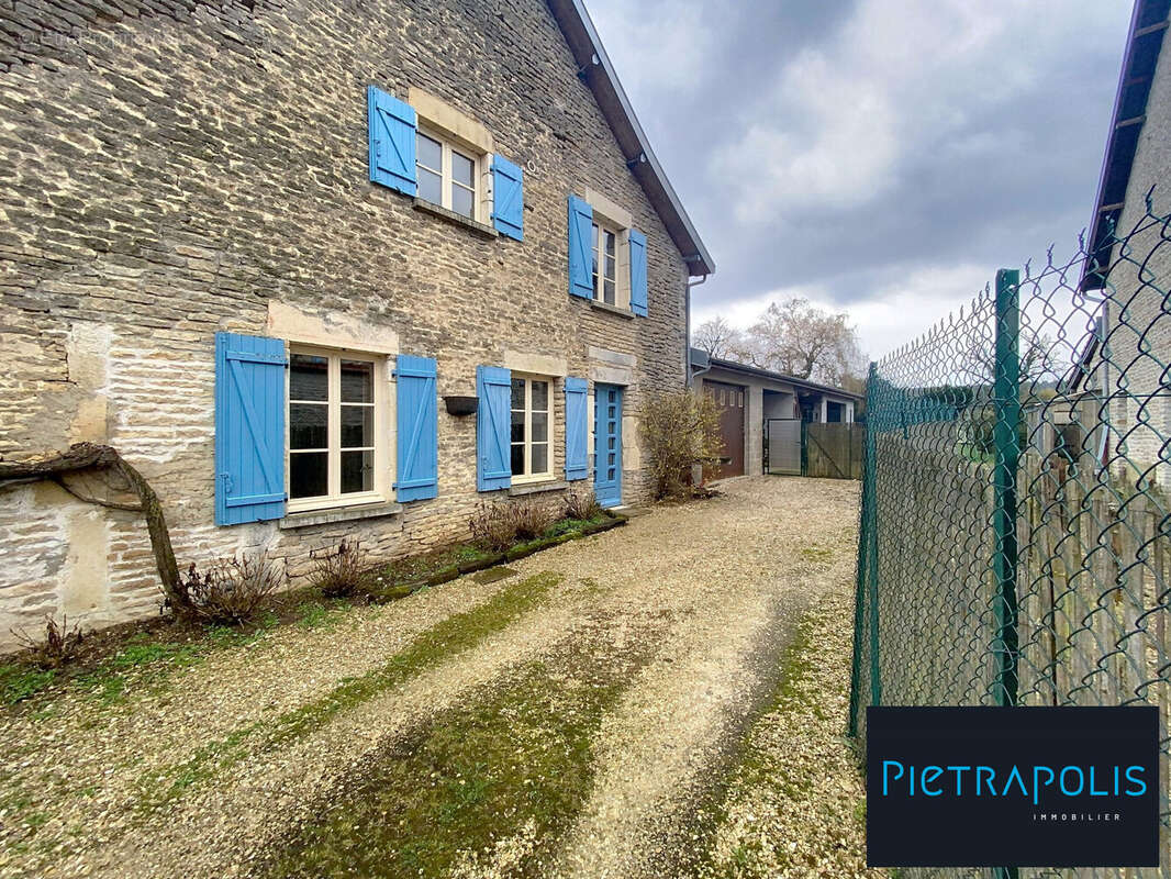 Maison à SEMOUTIERS-MONTSAON