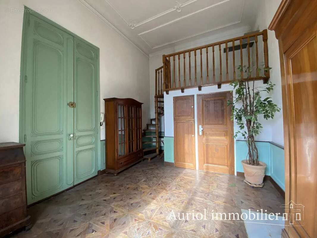 Appartement à AURIOL