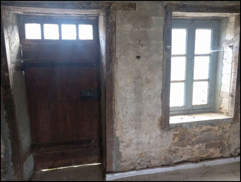Charmante maison mitoyenne à rénover avec grange attenante – Laissez libre cours à vos projets ! - photo 14
