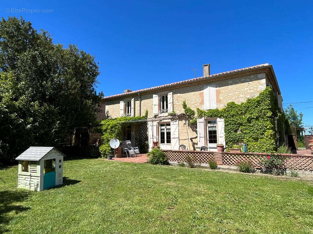Maison à MAUVEZIN