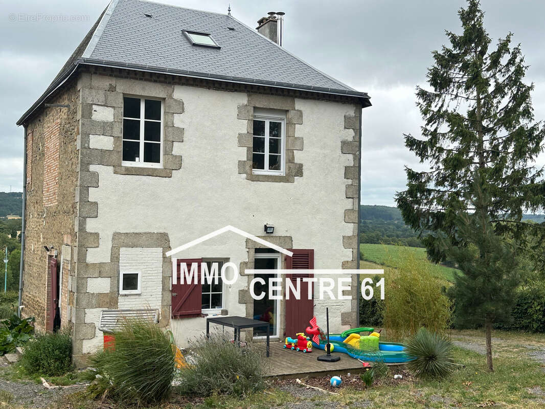 Maison de caractère sur 2000m2 de terrain - photo 2