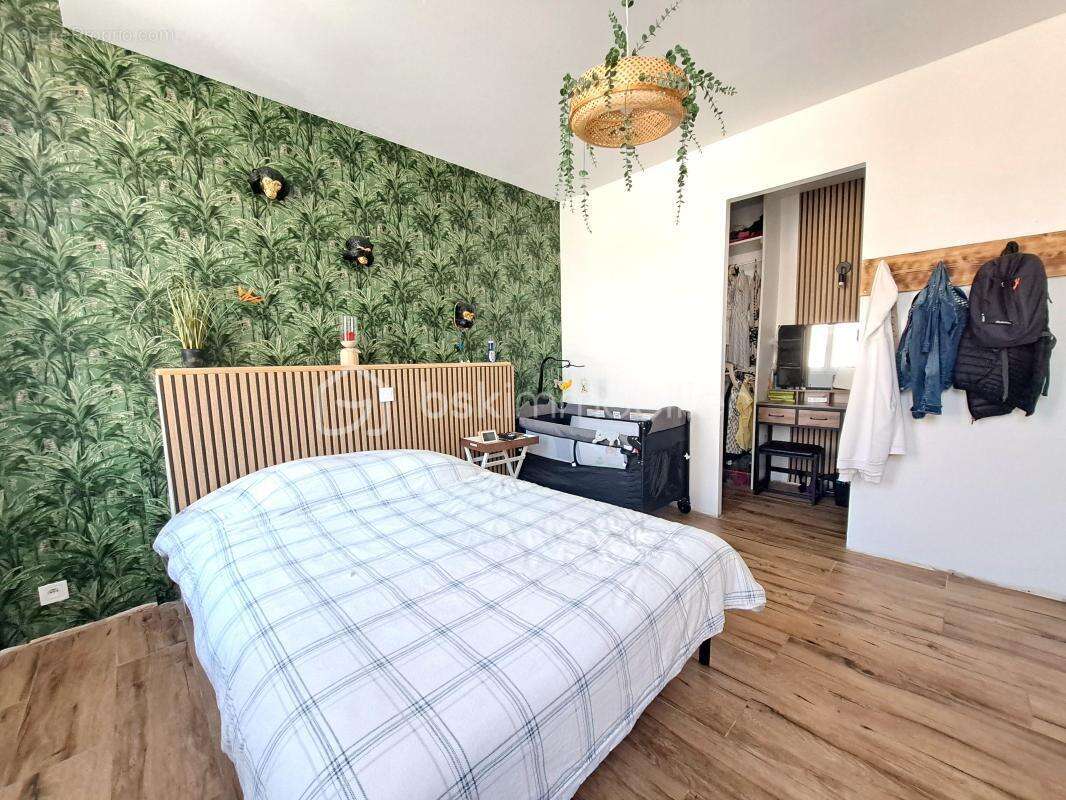 Maison renovee en briques avec entree sous porche et rentabilitee assuree - photo 12