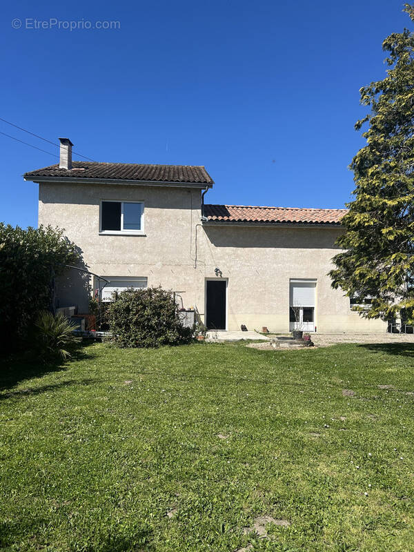 Maison à SAINT-PEY-D'ARMENS