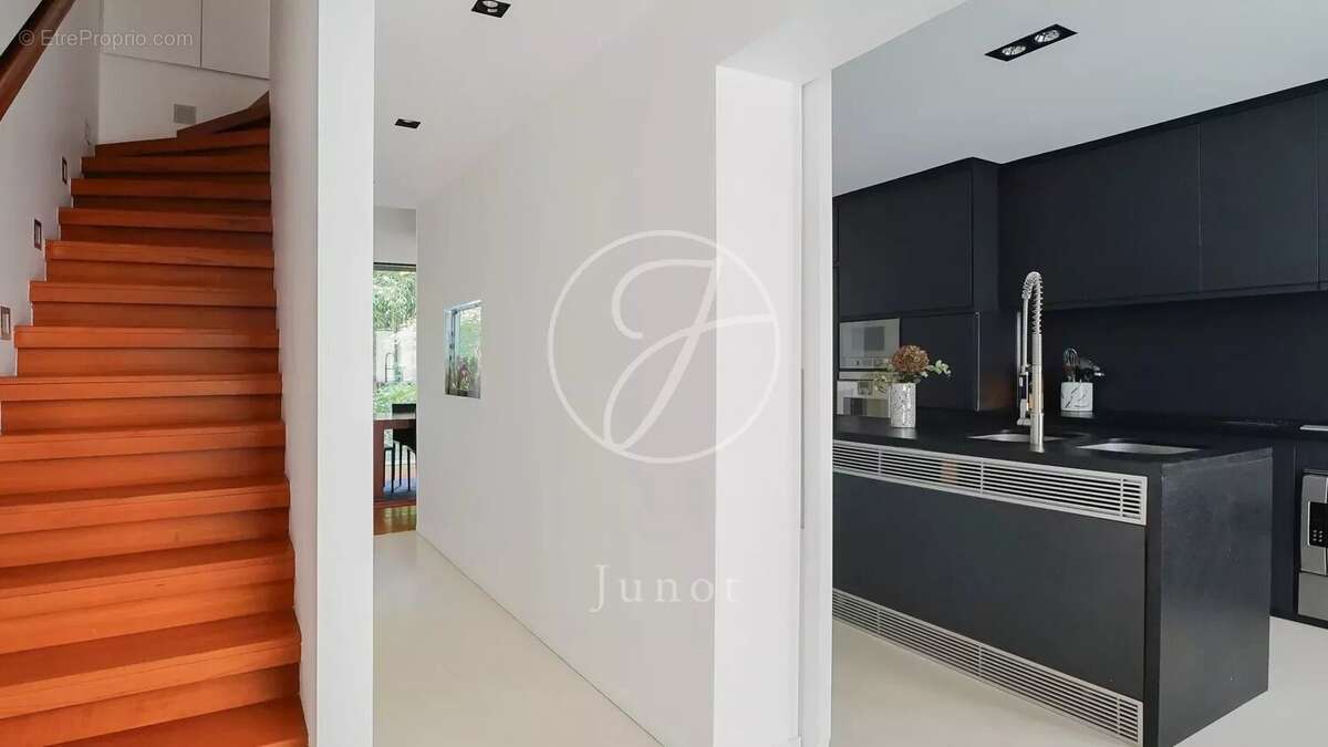 Maison à NEUILLY-SUR-SEINE