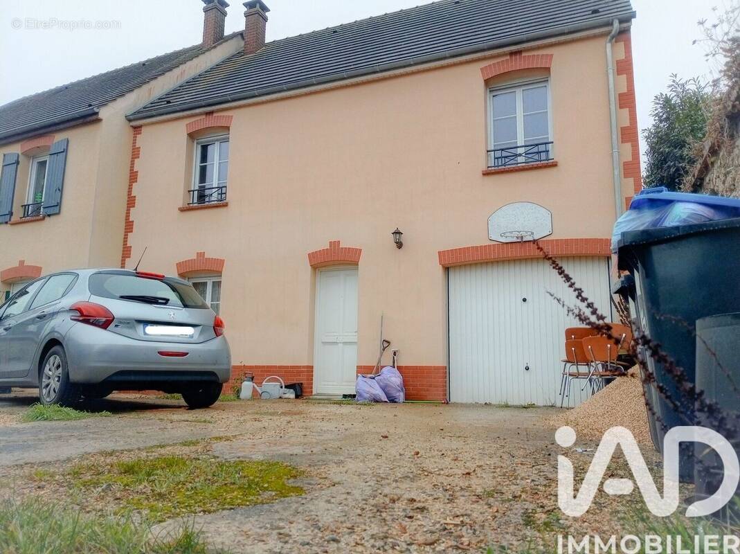 Photo 1 - Maison à SAINTE-GENEVIEVE