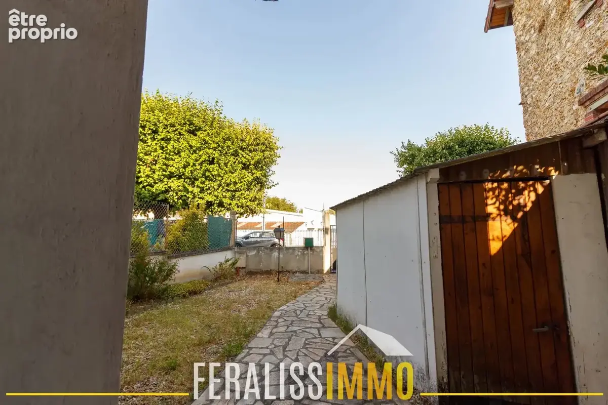 Très beau potentiel pour cette charmante maison de 3 pièces - photo 8