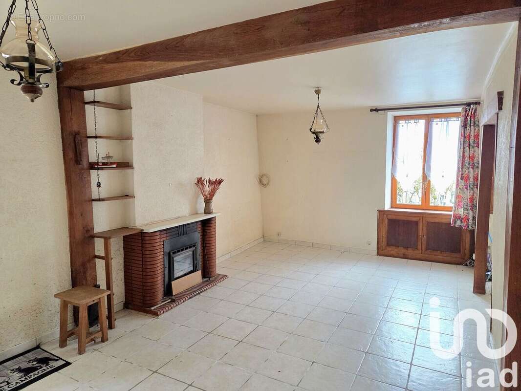 Maison 82 m² à Brigueil-Le-Chantre  - photo 4