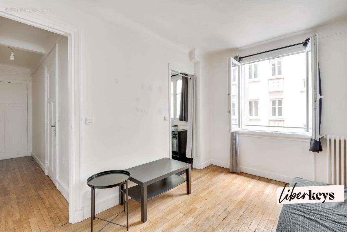 Appartement à PARIS-17E