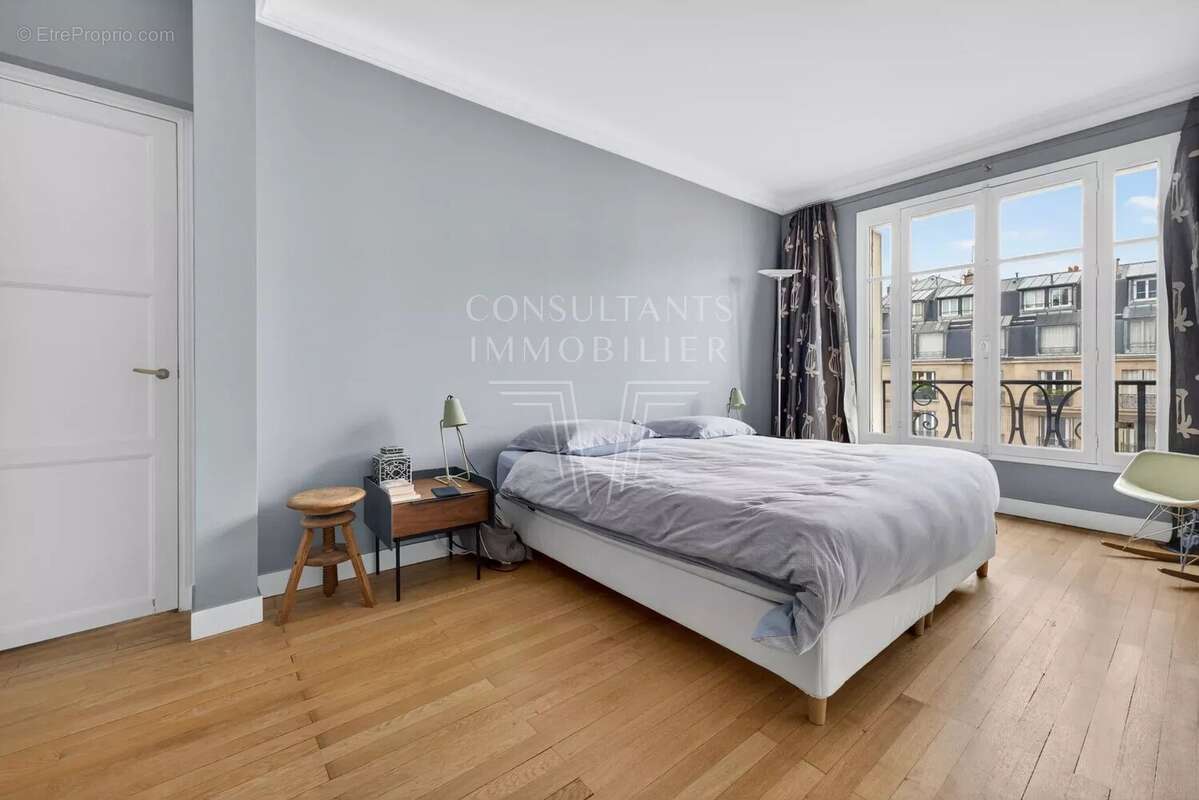 Appartement à PARIS-7E