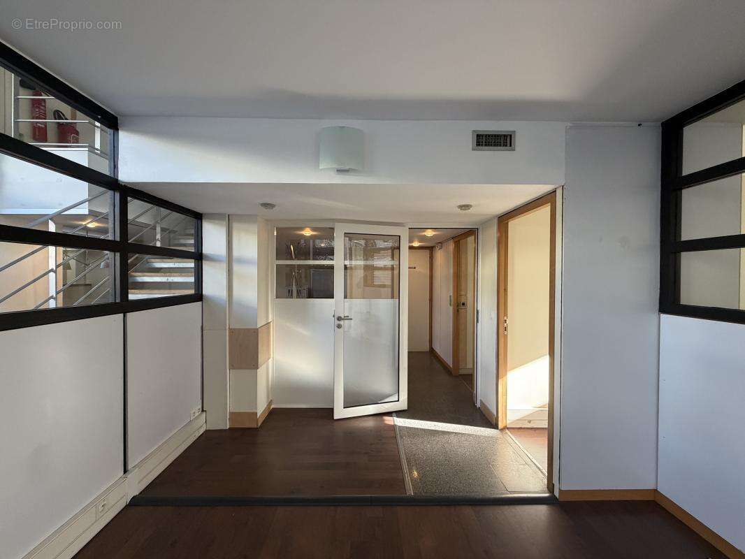 Commerce à ISSY-LES-MOULINEAUX