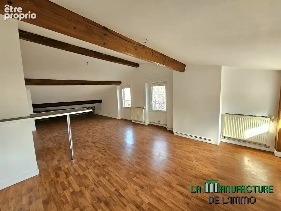 Appartement de caractère de type T3 de 56,83 m2 Carrez et 78,88 m2 au sol - Prox. Châteaucreux - photo 5