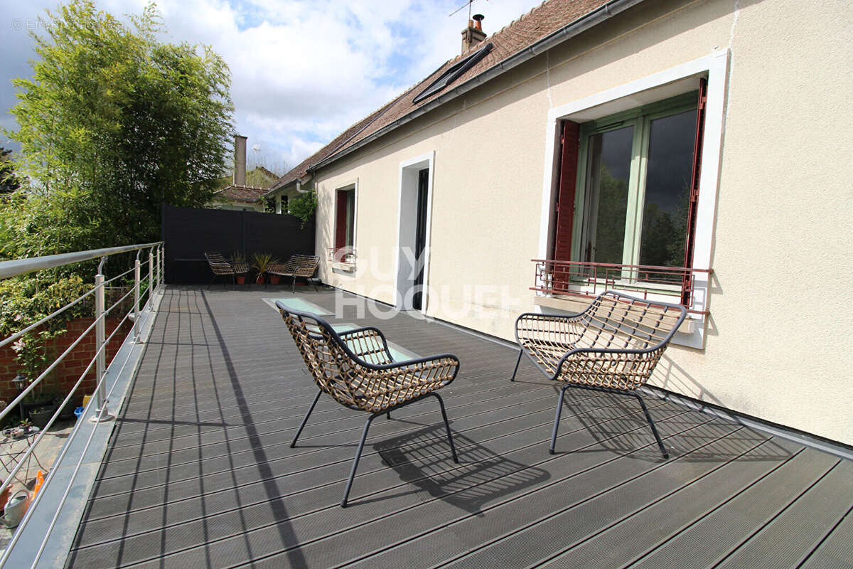 Maison à OZOUER-LE-VOULGIS