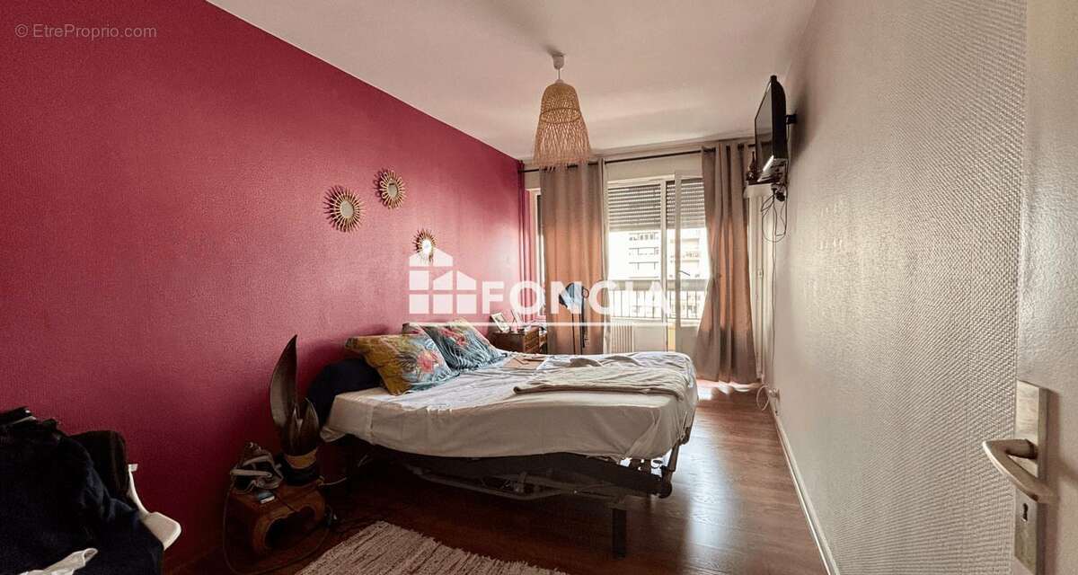 Appartement à SAINT-ETIENNE