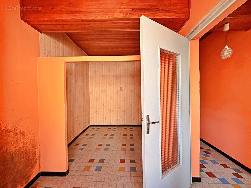 Salon - Maison à MONTELIER