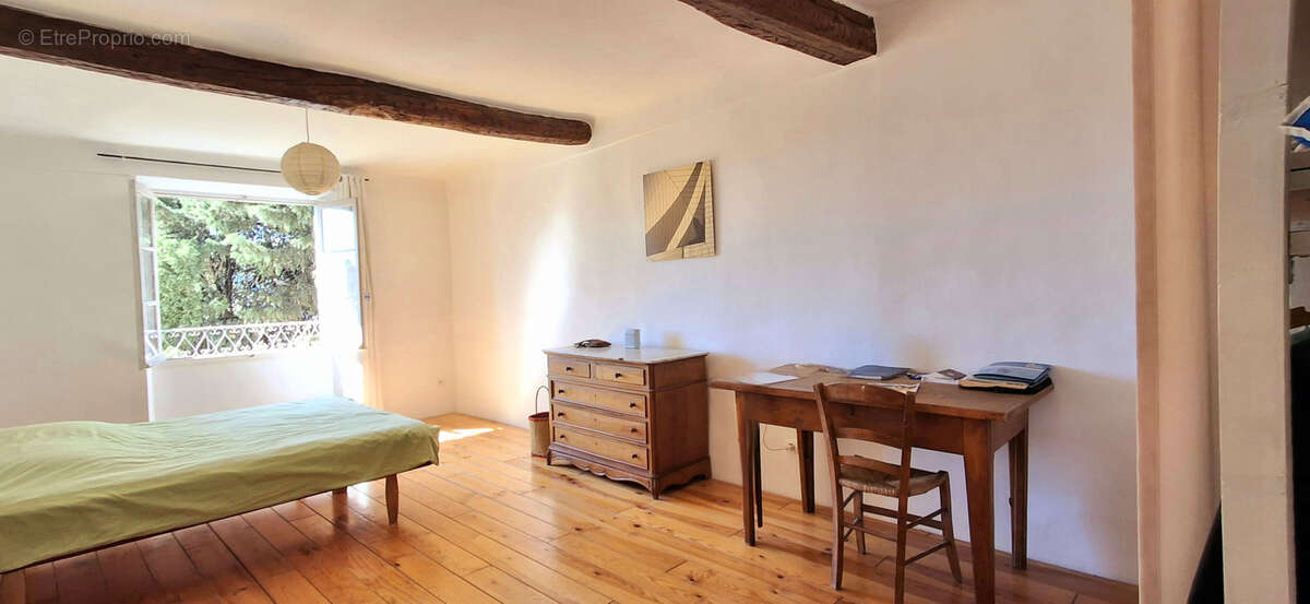 Appartement à VALLAURIS