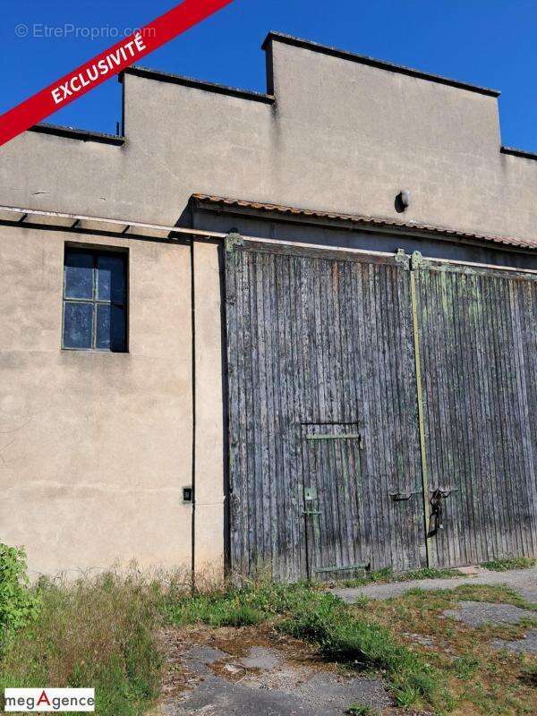Garage/ Stockage 360 m² sur 715 m² de parcelle - photo 5