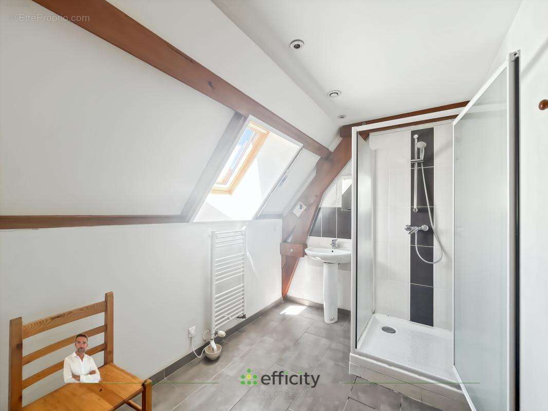 Maison 214 m² à Besse-Et-Saint-Anastaise  - photo 5