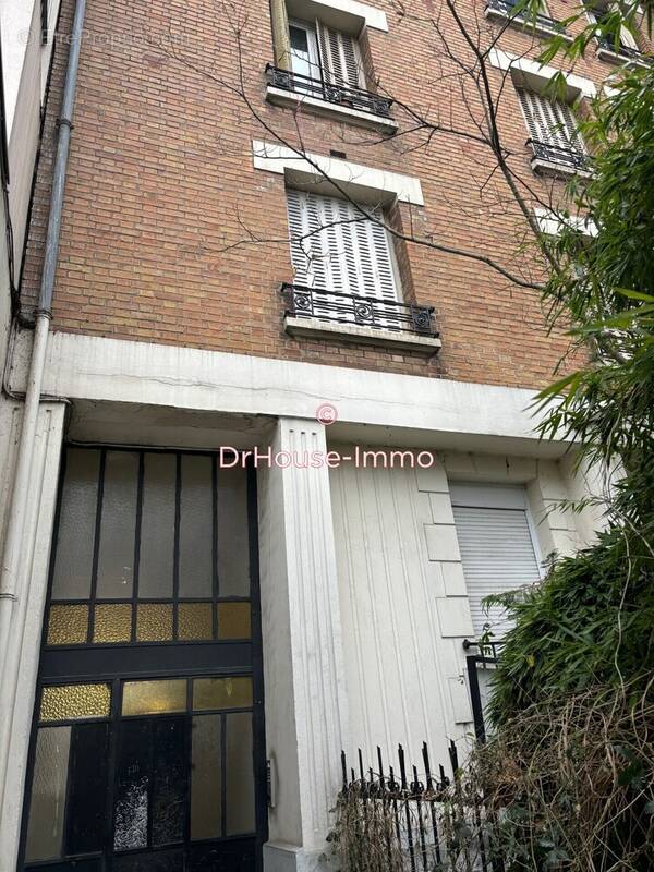 Appartement à LES PAVILLONS-SOUS-BOIS