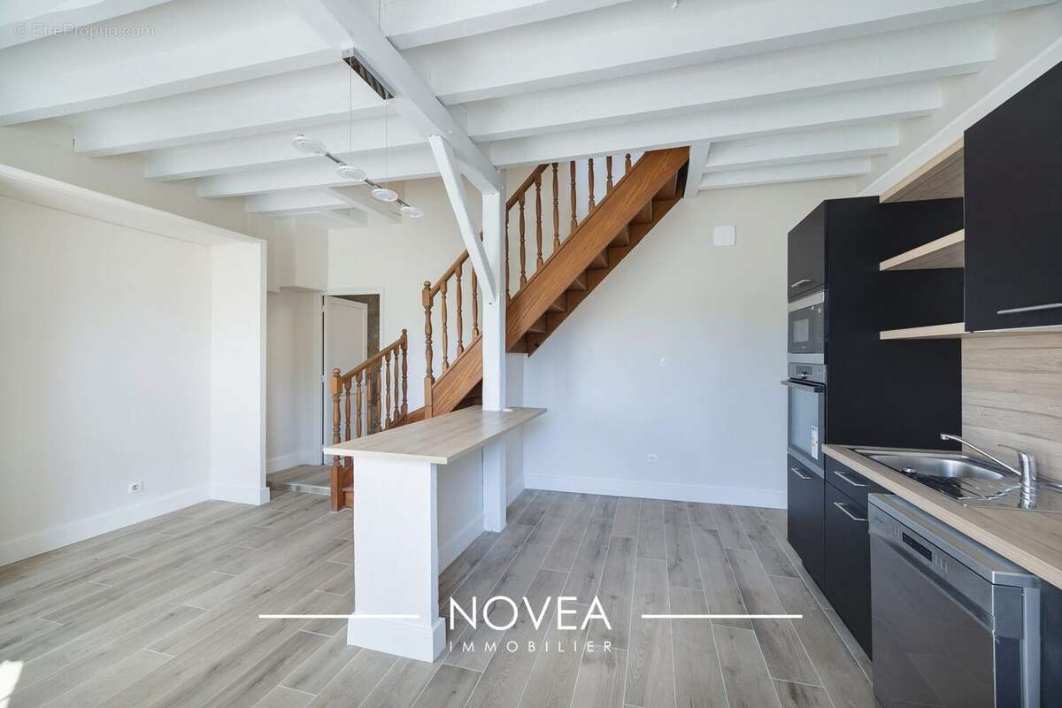 Appartement à SOURCIEUX-LES-MINES