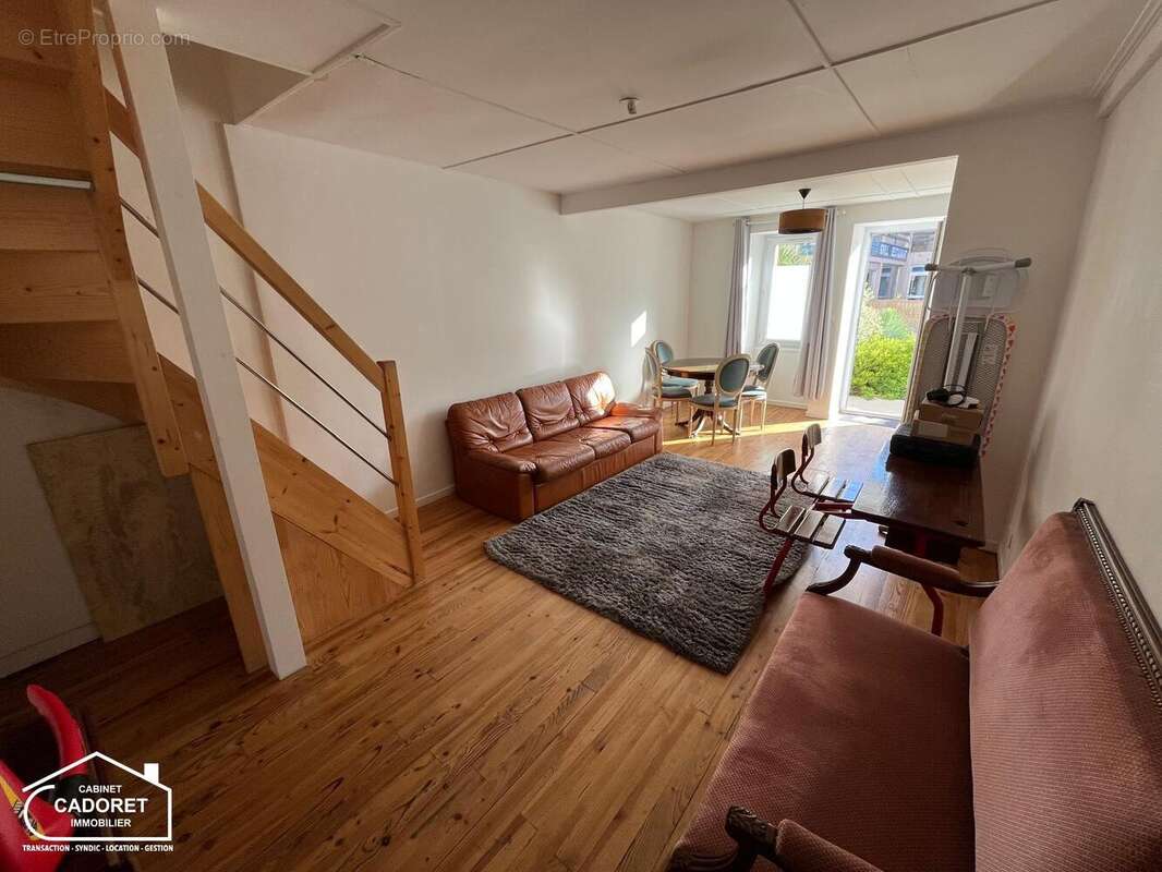   - Maison à PAIMBOEUF