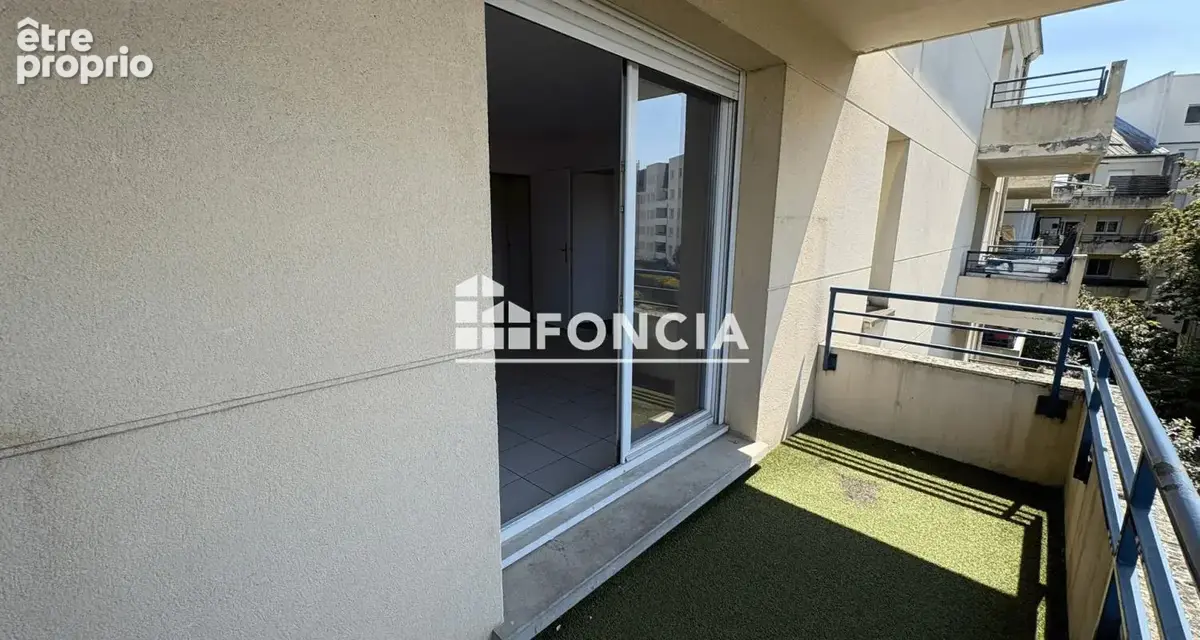 Proche RER - 2 pièces avec balcon et parking - photo 8