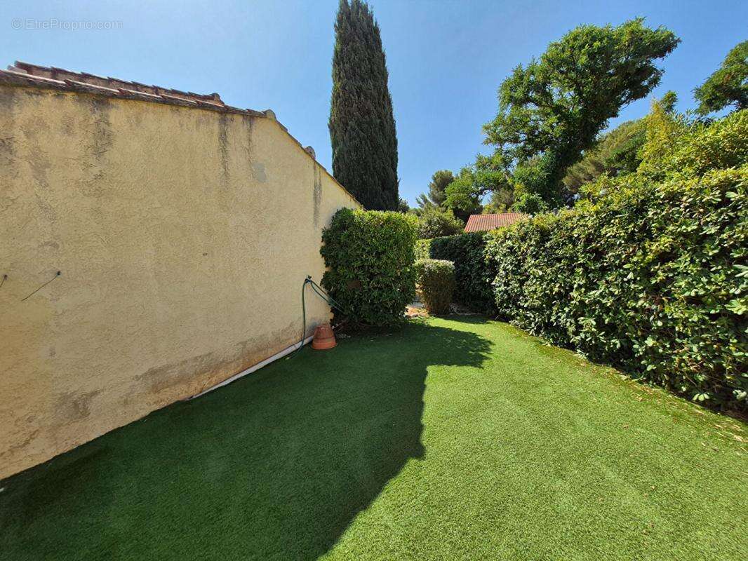 Maison de plain-pied 112 m2 avec garage entre Le Brusc et La Coudoulière - photo 7