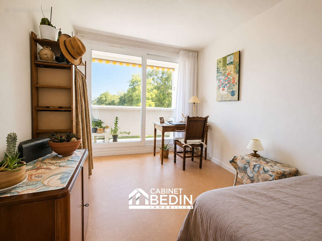 Appartement 71 m² à Merignac  - photo 7
