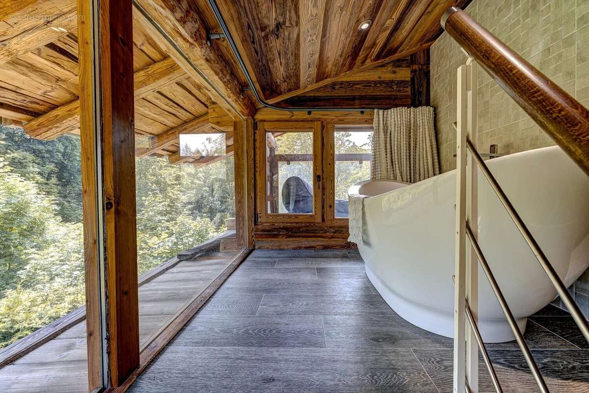 Maison à ARACHES-LA-FRASSE