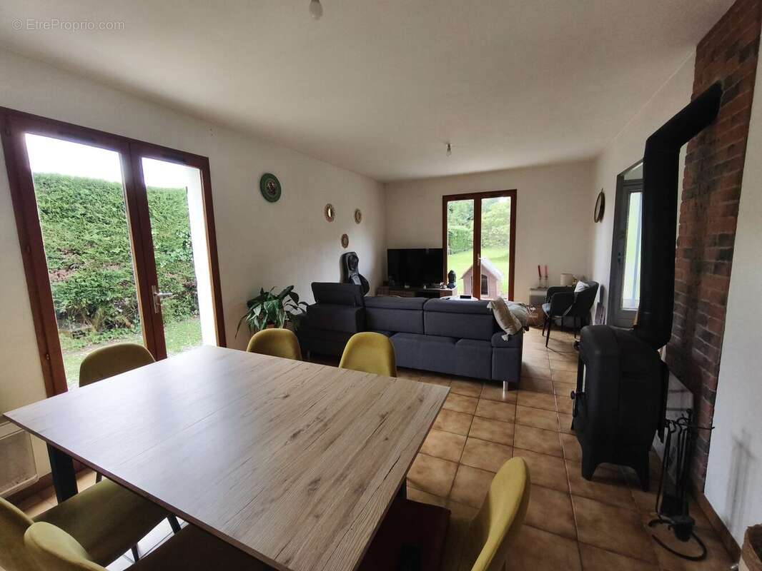 Maison à VILLEGOUGE