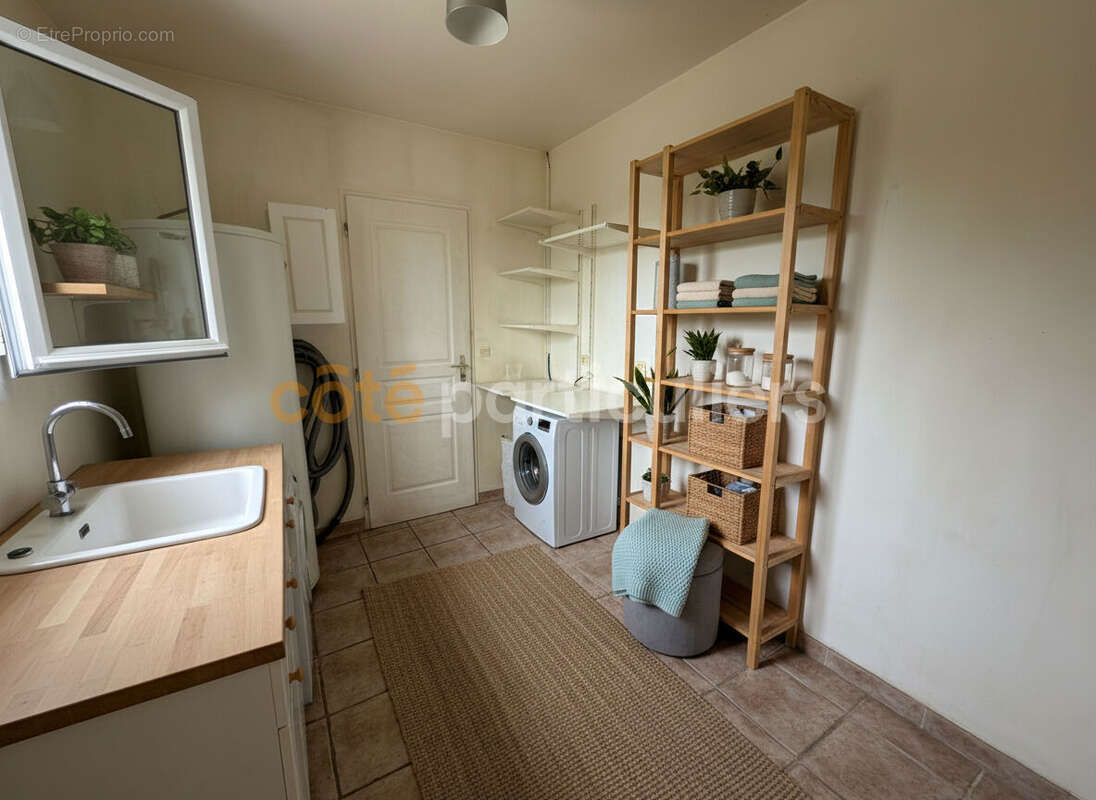 Maison à SAINT-SEBASTIEN-DE-MORSENT