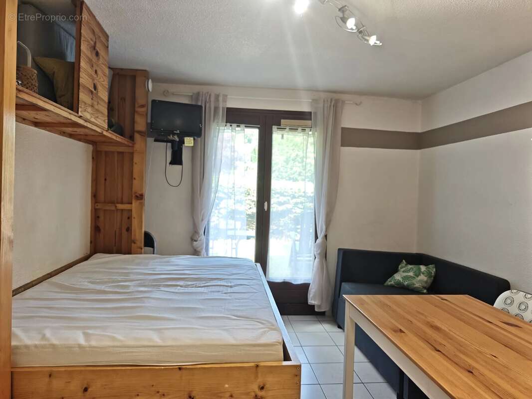 Appartement à MORILLON