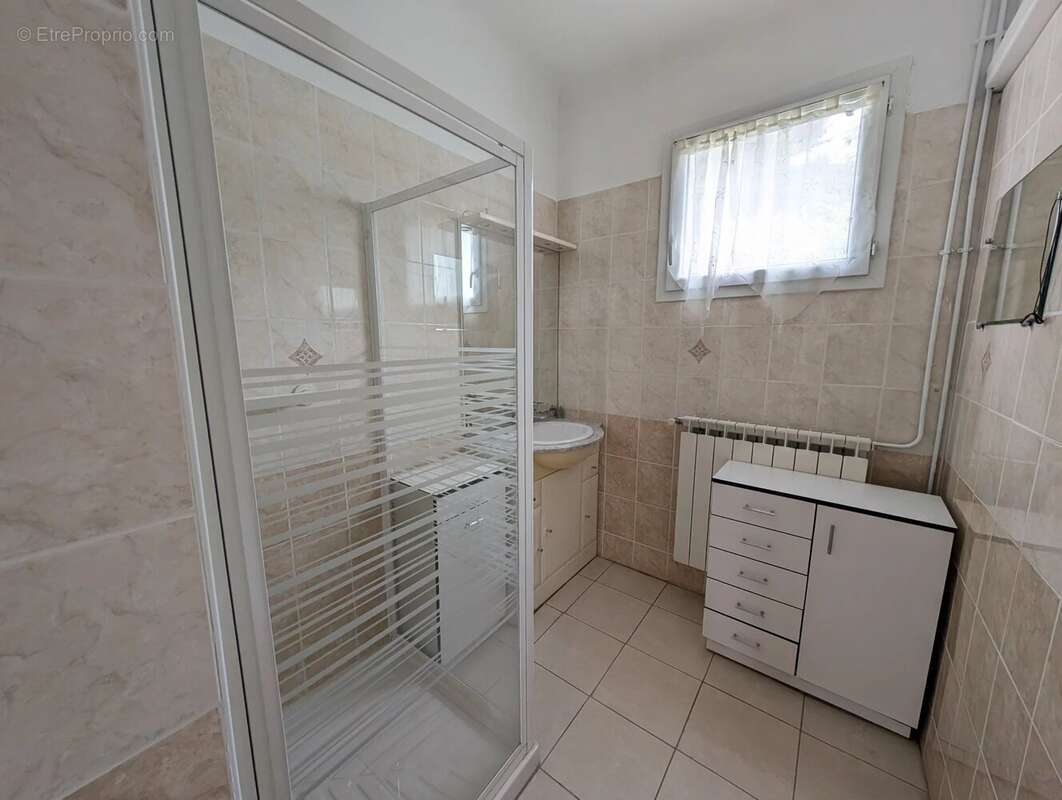 Appartement à PEILLE