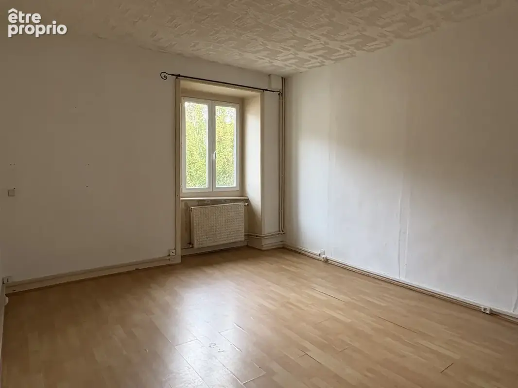 Coussac Bonneval immeuble - ancien magasin et appartement F3 - photo 11