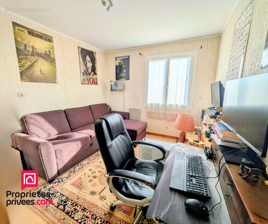 Maison à LE MUY