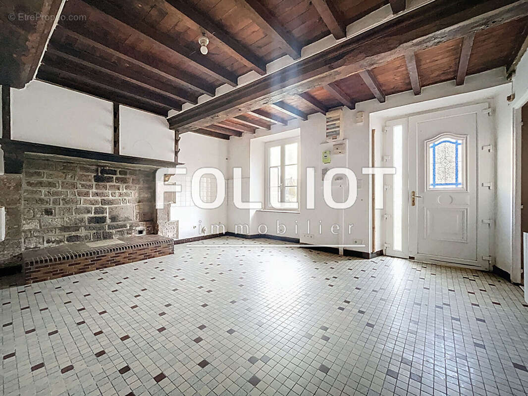 Maison à NOTRE-DAME-DE-CENILLY