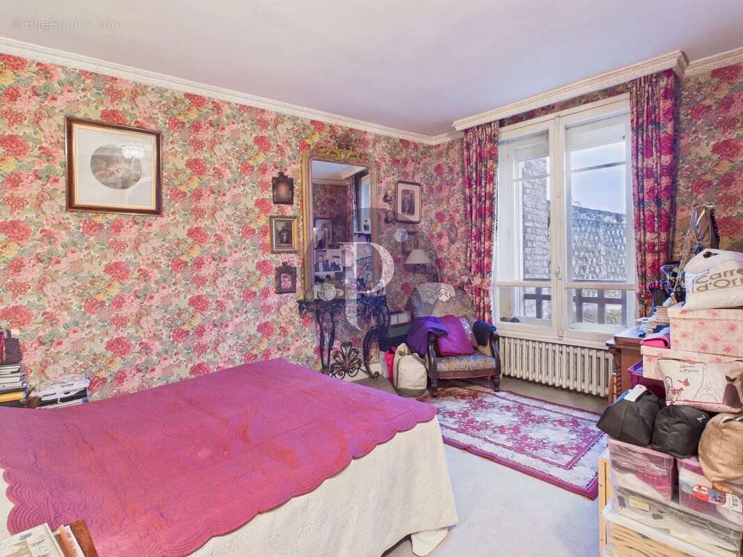 Maison à VERRIERES-LE-BUISSON