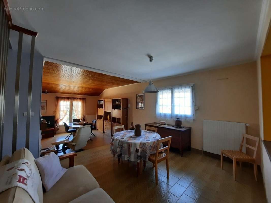 Maison à BUSSY-EN-OTHE