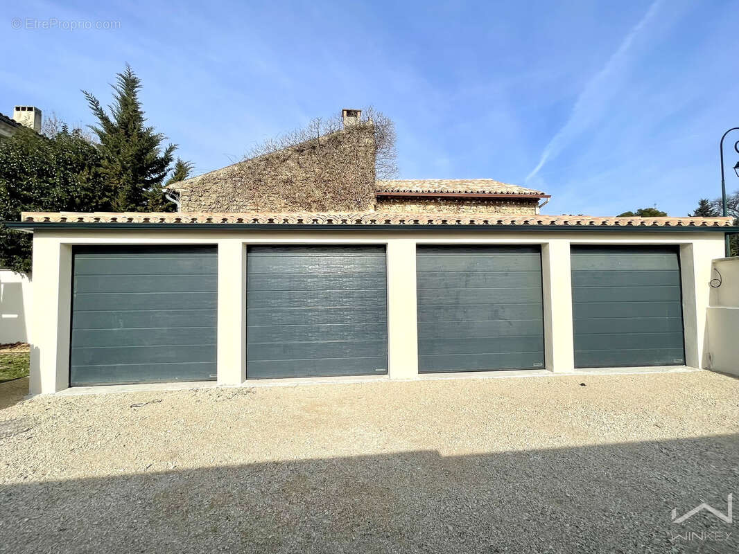 Appartement à SAINTE-CECILE-LES-VIGNES