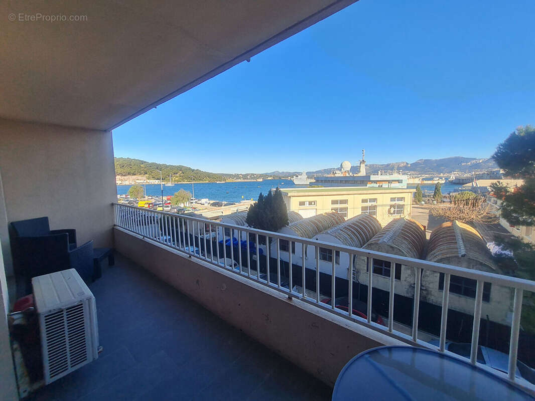* Proche Plage & Port * Appartement  3 Pièces * Terrasse Avec VUE * (83430) SAINT MANDRIER SUR MER * - photo 4