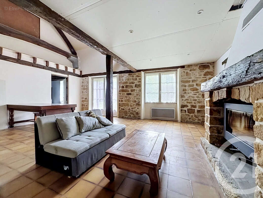 Maison à LA CHAPELLE-RABLAIS